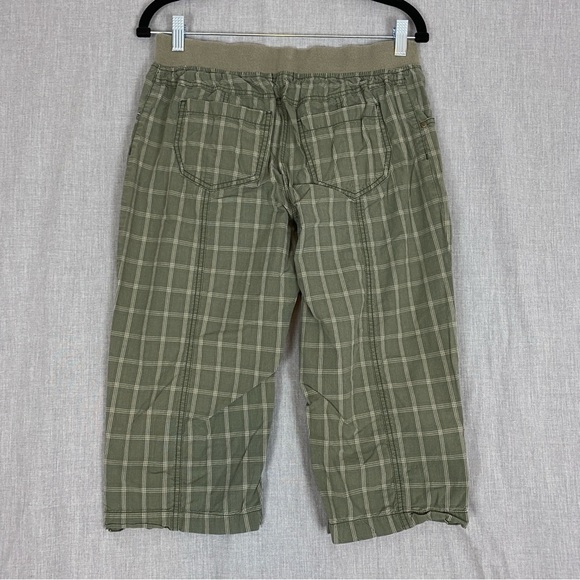 Reitmans Capris Cotton Green Plaid Sz 9 Roll Tab Cuffs Soft Band Elastic Waist - Picture 2 of 12